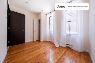 Private bedroom in 4 bed/2 bath Home in New York, NY - Building Photo - Building Photo