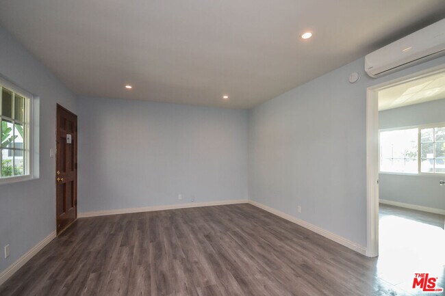 1112 Ocean Park Blvd in Santa Monica, CA - Building Photo - Building Photo