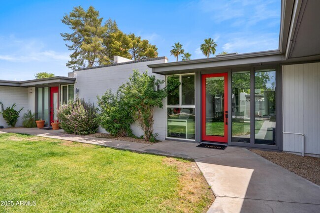 4206 N 38th St in Phoenix, AZ - Building Photo - Building Photo