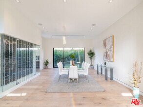 619 S Orange Dr in Los Angeles, CA - Building Photo - Building Photo