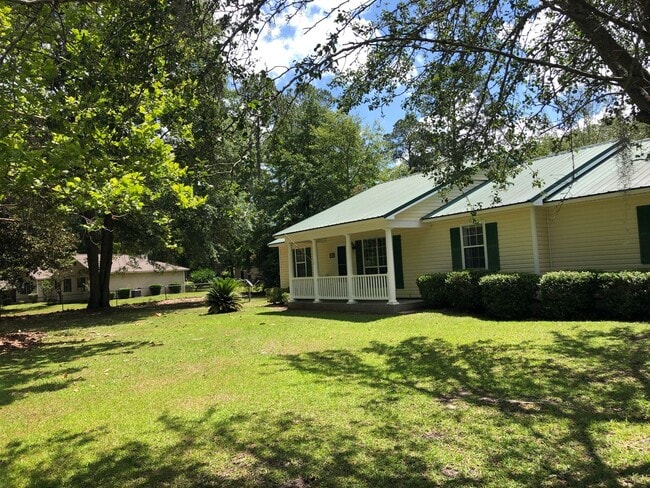 196 Brookview Dr in Valdosta, GA - Foto de edificio - Building Photo