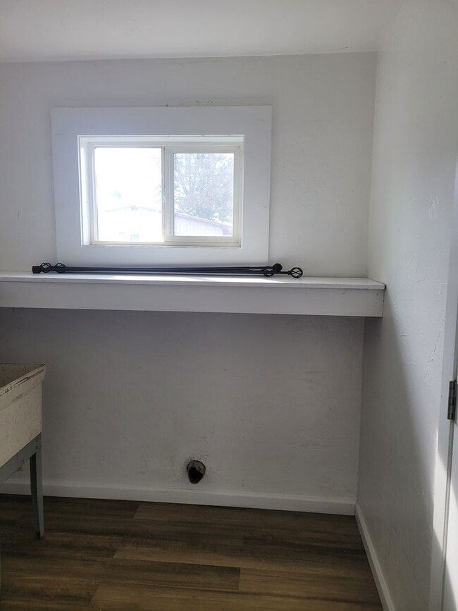 5191 Hwy 97 in Klamath Falls, OR - Building Photo - Building Photo