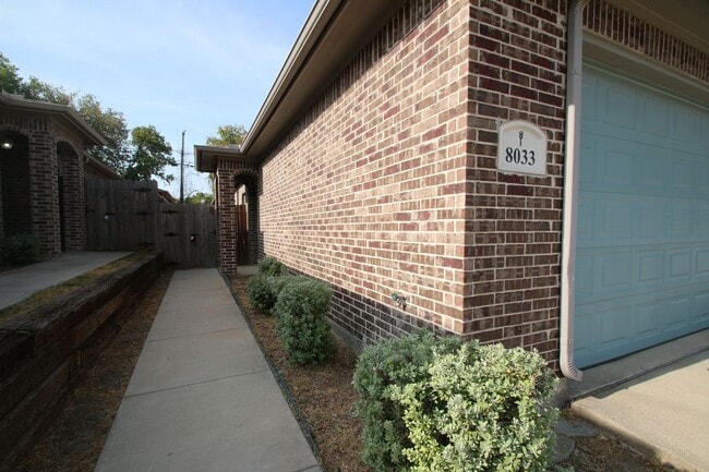 8033-8035 Arbor Ave in Fort Worth, TX - Building Photo - Building Photo