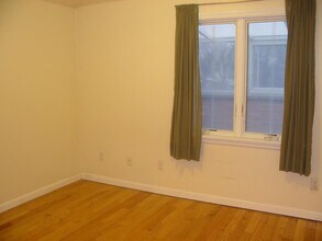 148-15 35th Ave in Queens, NY - Building Photo - Building Photo