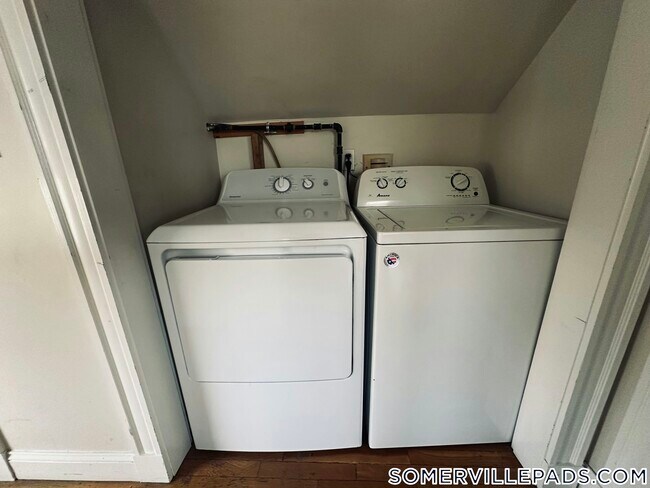 98 W Quincy St, Unit J