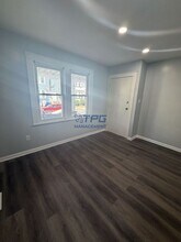 134 Dewey St-Unit -1 in Newark, NJ - Foto de edificio - Building Photo