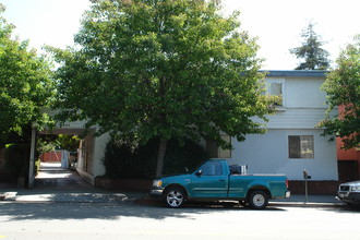 5824 College Ave in Oakland, CA - Building Photo - Building Photo