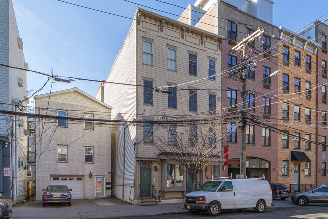 139 MORRIS St in Jersey City, NJ - Foto de edificio - Building Photo