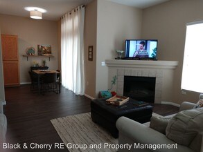 2305 W Horizon Ridge Pkwy-Unit -Unit #3411 in Henderson, NV - Building Photo - Building Photo