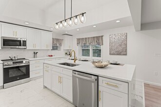 45 Westledge Rd in Simsbury, CT - Building Photo - Building Photo