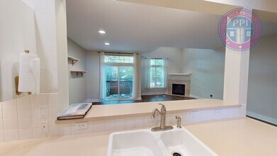12374 SW Meader Way in Beaverton, OR - Building Photo - Building Photo