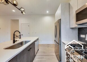 1359 N Rockwell St, Unit 1w in Chicago, IL - Building Photo - Building Photo