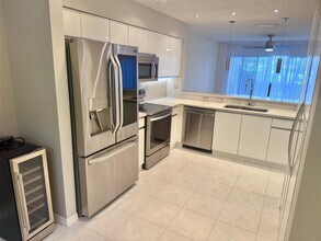 1654 SW 109th Ter in Davie, FL - Building Photo - Building Photo