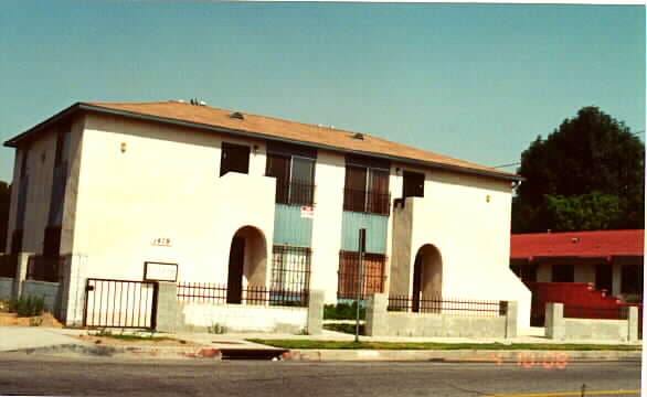 1419 S Tamarind Ave in Compton, CA - Foto de edificio