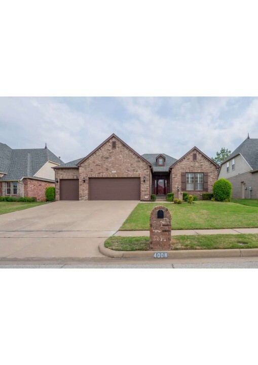 4008 W Utica St in Broken Arrow, OK - Building Photo