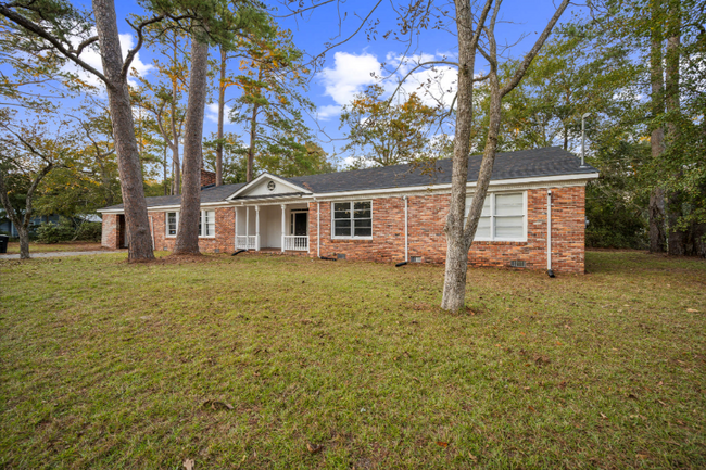 407 Hayne St in Walterboro, SC - Building Photo - Building Photo