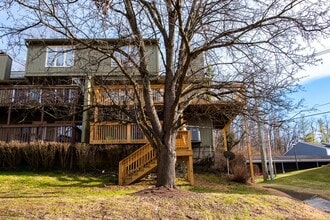 15 Harrods Landing Dr in Prospect, KY - Foto de edificio - Building Photo