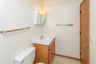 Lampliter in Fargo, ND - Building Photo - Interior Photo