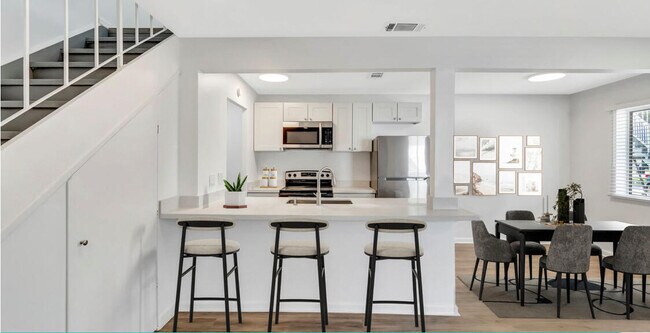 814 Tiffany Dr W in West Palm Beach, FL - Building Photo - Building Photo