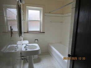 7730 S Michigan Ave, Unit 1st Floor in Chicago, IL - Building Photo - Building Photo