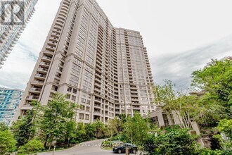 3880 Duke of York Blvd in Mississauga, ON - Building Photo - Building Photo