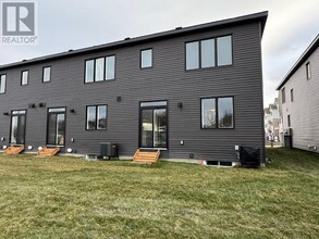 521 Galanthus Walk in Ottawa, ON - Building Photo - Building Photo