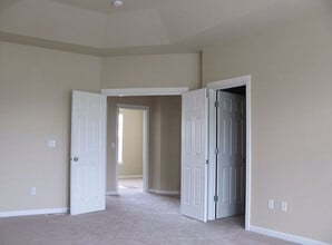 2645 Stonecreek Dr in Richland, WA - Building Photo - Building Photo