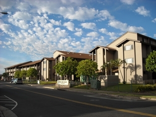 Kahului Town Terrace in Kahului, HI - Foto de edificio - Building Photo