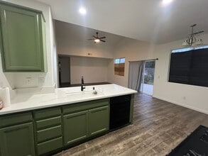 2020 Golden Way in Dinuba, CA - Building Photo - Building Photo