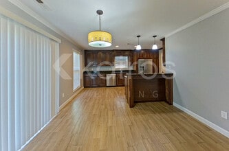 706 Hickory Ave in Muscle Shoals, AL - Foto de edificio - Building Photo