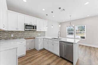 4511 Reed Rd in Houston, TX - Building Photo - Building Photo