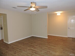 5485 Willard Norris Rd in Milton, FL - Building Photo - Building Photo