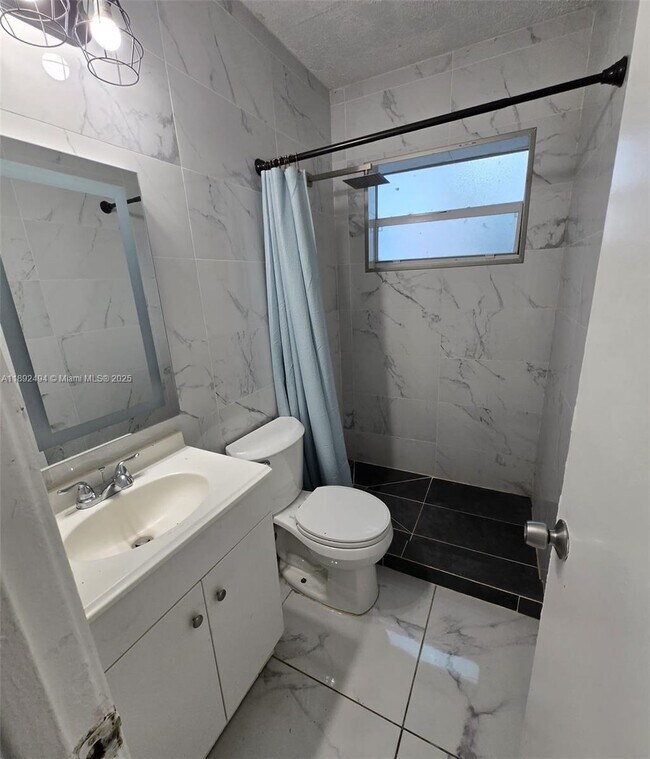 426 NW 14th Ave in Fort Lauderdale, FL - Building Photo - Building Photo