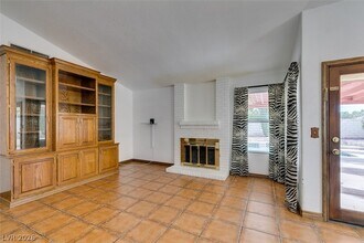 2708 Eagle Springs Ct in Las Vegas, NV - Building Photo - Building Photo