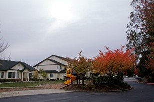 Lincoln Way Apartments in Lynnwood, WA - Building Photo