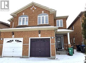 971 Ledbury Crescent in Mississauga, ON - Building Photo