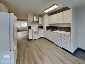 7203 SE Harmony Dr in Milwaukie, OR - Building Photo - Building Photo