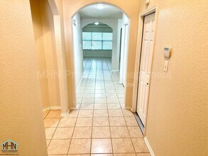 5619 Cross Pond in San Antonio, TX - Building Photo - Building Photo