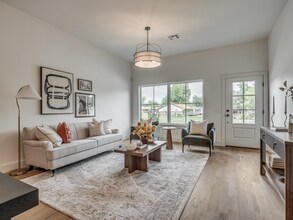 16 N Walnut St in Edmond, OK - Building Photo - Building Photo