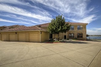 Water's Edge Lake Ray Hubbard in Rockwall, TX - Building Photo - Building Photo