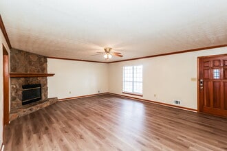 105 Bennington Dr in Stockbridge, GA - Building Photo - Building Photo