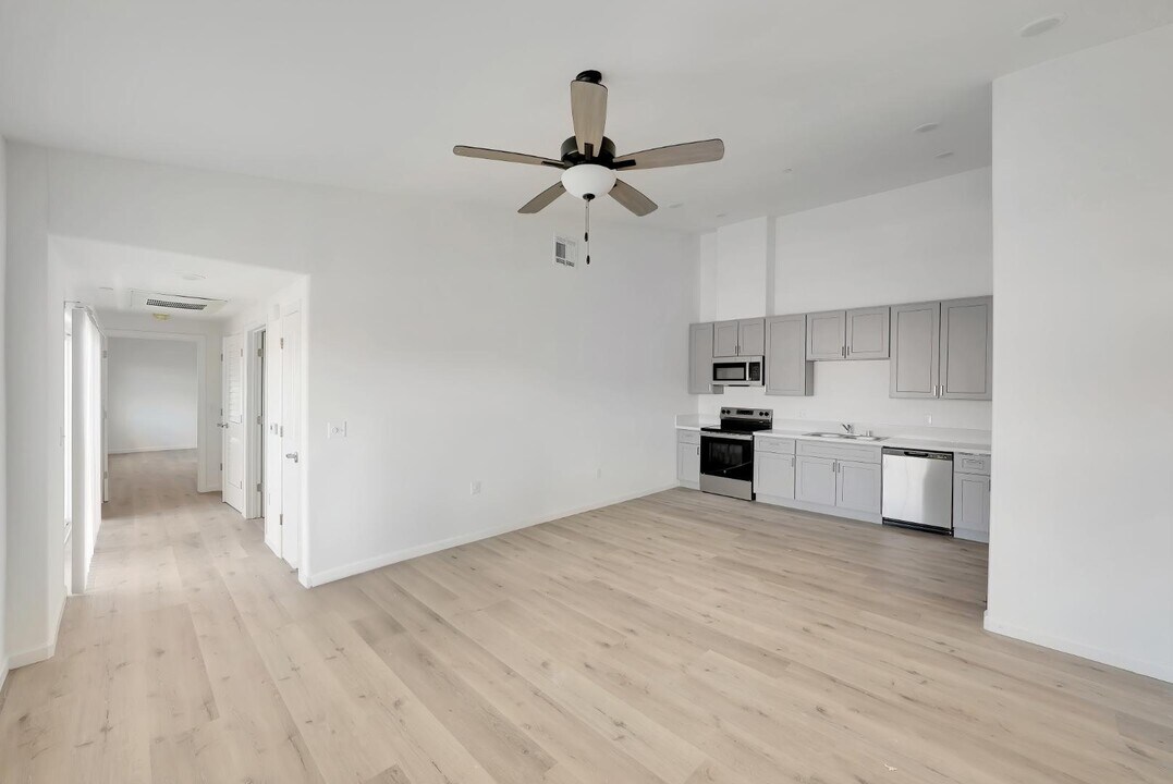 2038 Millennium Wy in Hanford, CA - Building Photo
