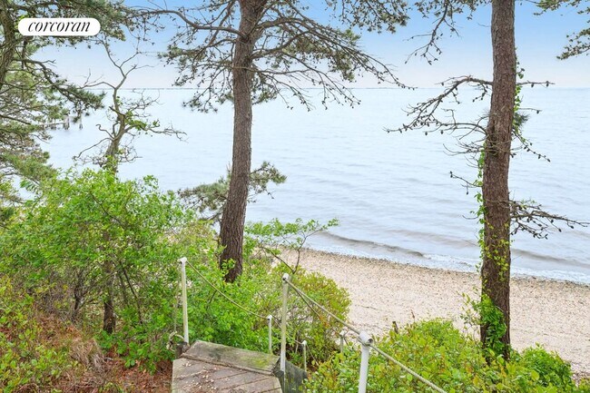 32 S Beach Rd in Southampton, NY - Building Photo - Building Photo