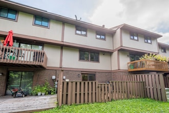 645 Deer Watch Rd in Bridgeville, PA - Building Photo - Building Photo