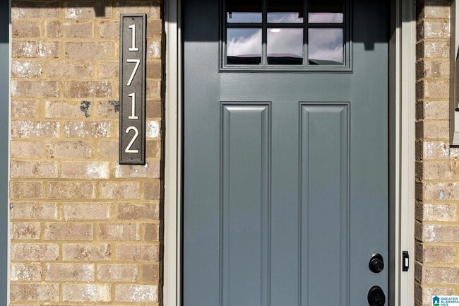 1712 Chase Ct in Hoover, AL - Foto de edificio - Building Photo