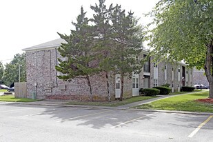 Cambridge Place in Fayetteville, AR - Building Photo