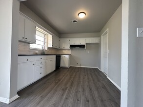 904 Westchester Dr in Oklahoma City, OK - Building Photo - Building Photo