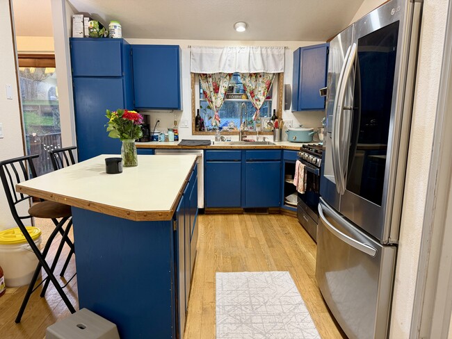 1030 NE Coco Ct in Bremerton, WA - Building Photo - Building Photo