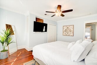8 Sires St in Charleston, SC - Foto de edificio - Building Photo