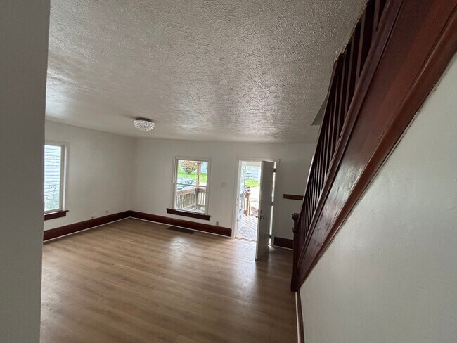 245 Mills St in Wadsworth, OH - Building Photo - Building Photo